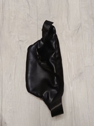 Riñonera Negra Stradivarius