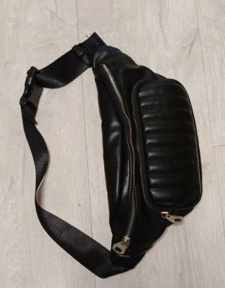 Riñonera Negra Stradivarius