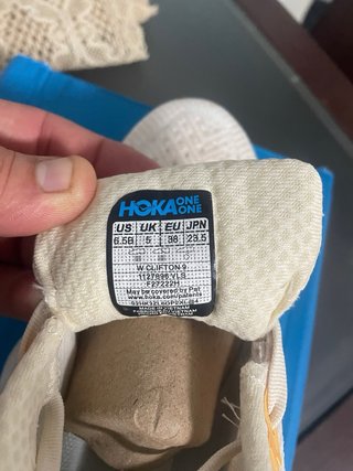 Hoka Clifton 9 Beige/Rosa Talla 38