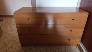Comò in legno con 3 cassetti
