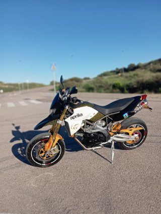 Aprilia Dorsoduro 750 Supermotard