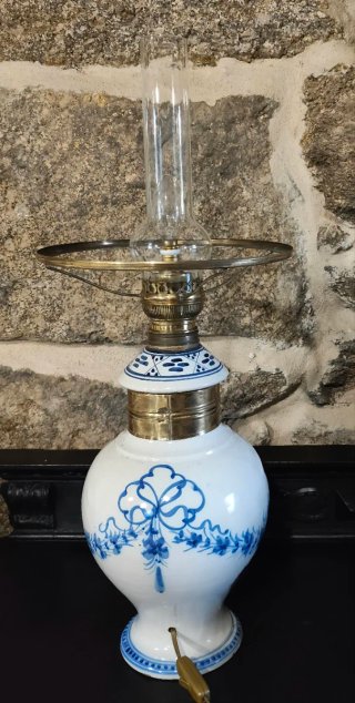 Lámpara Quinqué Antigua, tiene más de 100 años