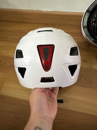 Casco Bici B-PRO Blanco con Luz