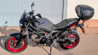 Suzuki SV650 Naked Negra/Gris