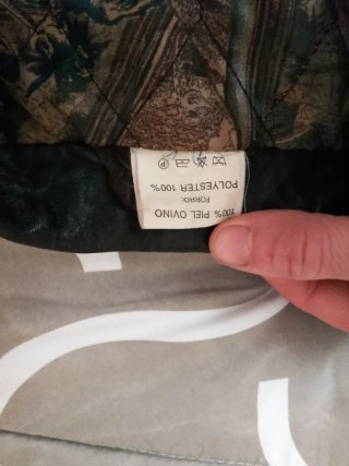 Chaqueta de piel negra