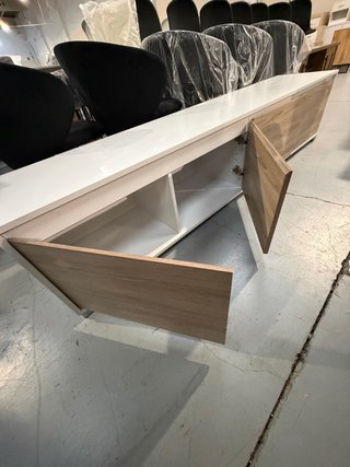 Mesa TV madera y metal