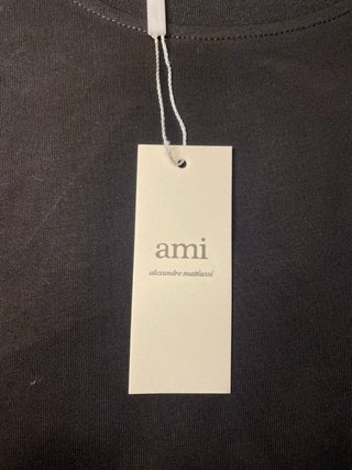 T-shirt Ami Paris nera con cuore