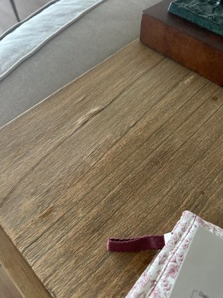 Aparador de madera y cristal