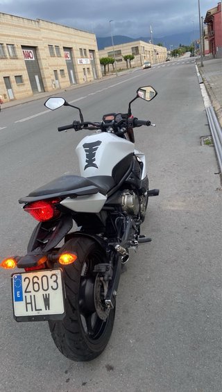 Yamaha XJ6 N Naked Blanca