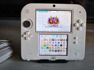 Nintendo 2DS Blanca + 35 Juegos + Cargador
