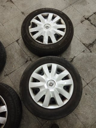 Llantas y neumáticos Renault laguna 2012