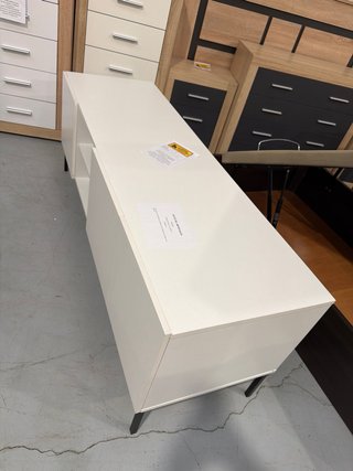 Mueble TV blanco y madera