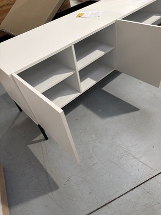 Mueble TV blanco y madera