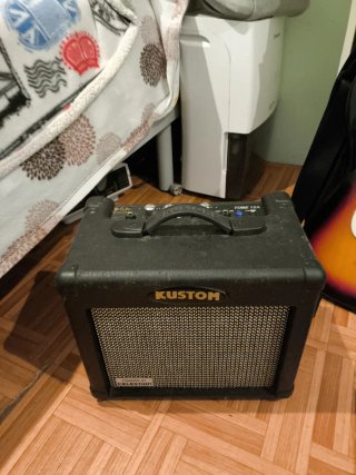 Guitarra Eléctrica Sunburst + Amplificador Kustom