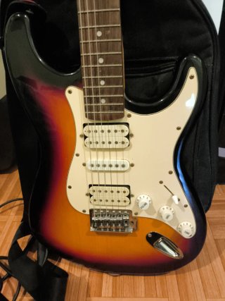Guitarra Eléctrica Sunburst + Amplificador Kustom