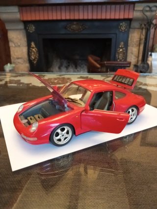 1:18 PORSCHE 911 CARRERA DE 1993