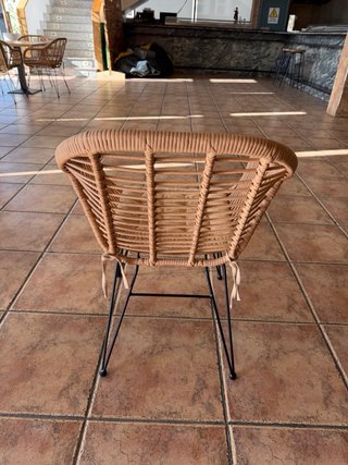 Silla Sklum Gouda Ratán y Metal Beige