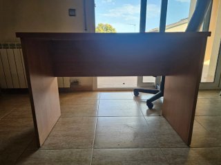 Mesa de escritorio de madera
