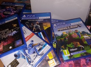 PSVR + 2 Move + 36 Giochi VR + Adattatore PS5