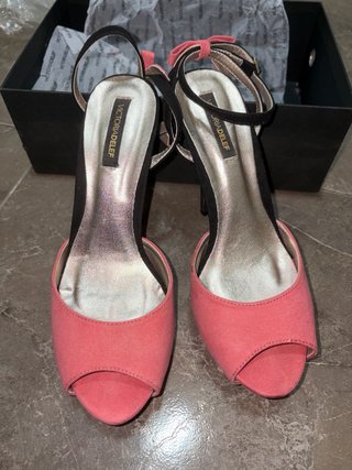 Zapatos Victoria Delef Talla 38 Negros y Rosas