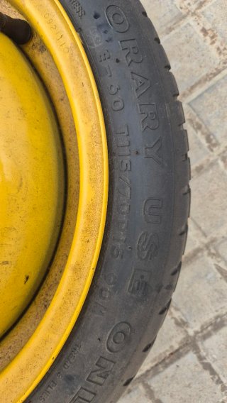 Rueda de repuesto coche (temporal).