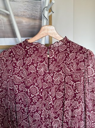 Vestido largo burdeos con cinturón Zara Talla M