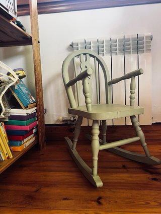 Sillita mecedora bebé madera
