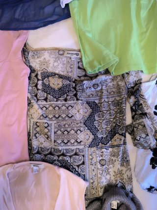 Lote de ropa de marcas varias y tallas varias