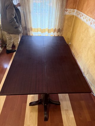 Mesa de comedor abatible de madera