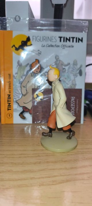 Figura Tintín+libro explicativo+pasaporte