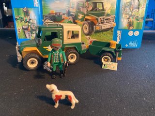 Playmobil Coche 4x4 con Remolque y Figura