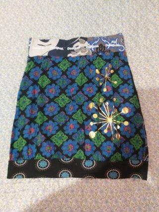 Falda Desigual Estampada Talla M