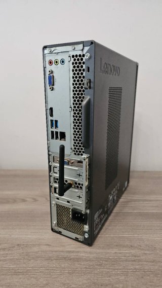 Ordenador Lenovo PC + Teclado y Ratón