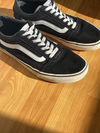Zapatillas Vans Negras y Blancas