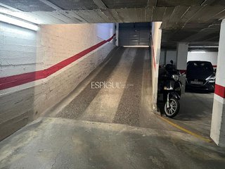 Garaje en venta en Santa Eugènia en Girona