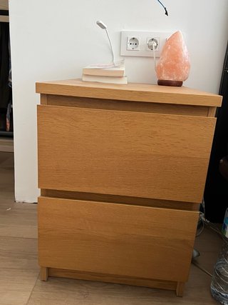 Mesita de noche de madera Ikea