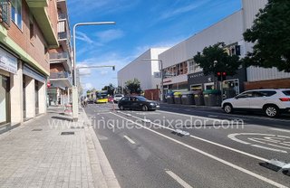Local comercial en venta en Passeig Maragall - Zona Estació en Gavà