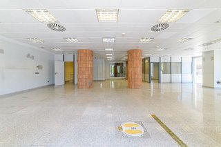 Local comercial en alquiler en Pajaritos - Plaza de Toros en Granada