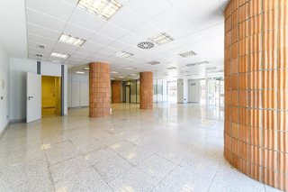 Local comercial en alquiler en Pajaritos - Plaza de Toros en Granada