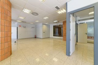 Local comercial en alquiler en Pajaritos - Plaza de Toros en Granada