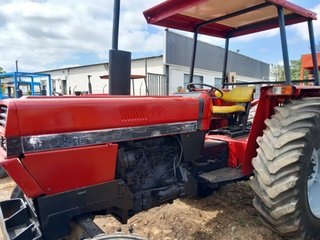Tractor CASE 685