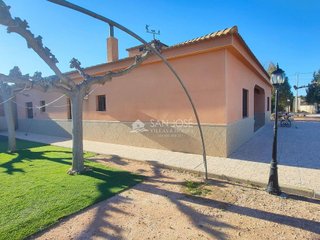 Chalet en venta en Novelda