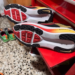Nike Running Zapatillas Negras y Rojas