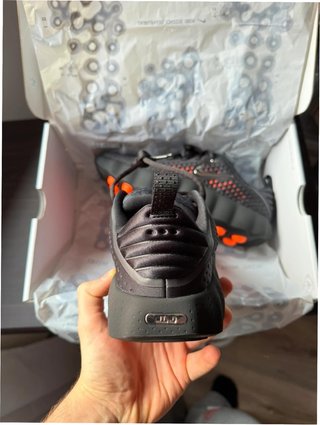 Nike Mind 002 Black Hyper Crimson 39