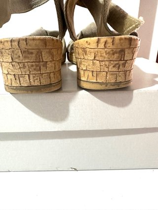 Sandalias cuña corcho y tela beige talla 39