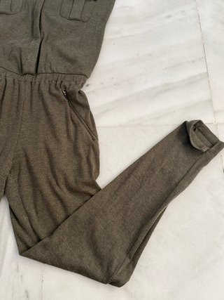 Mono verde militar Zara