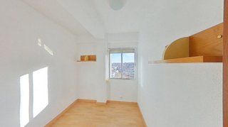 Piso en venta en San Fermín en Madrid