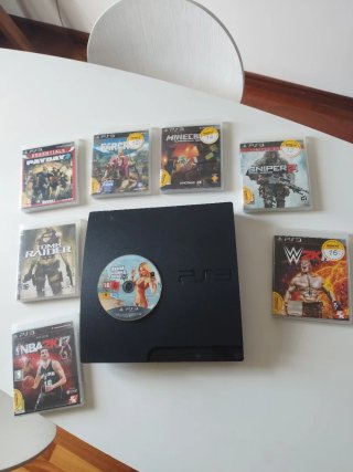 Consola PS3 + 8 Juegos