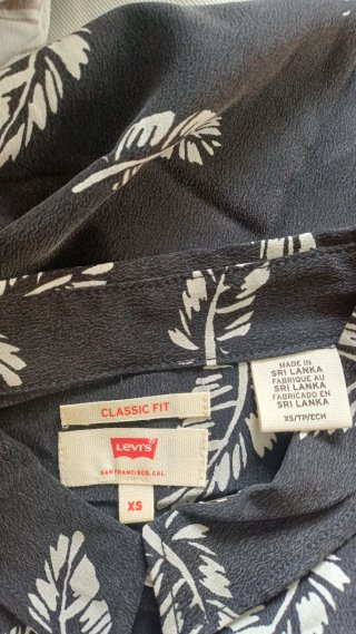 Blusa Levi's Seda Estampada Talla XS