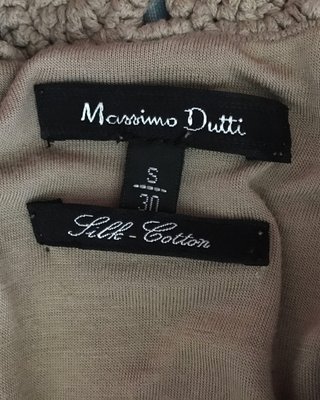 Vestido mini de punto beige de Massimo Dutti S